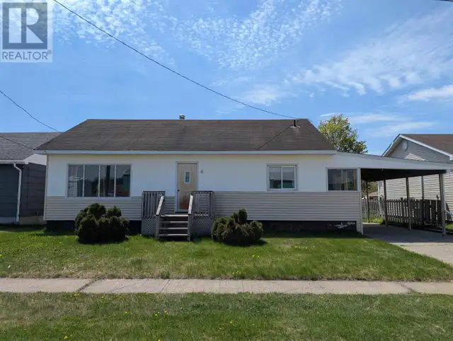 6 Darwin AVE Wawa, Ontario in Houses for Sale in Thunder Bay - Image 2