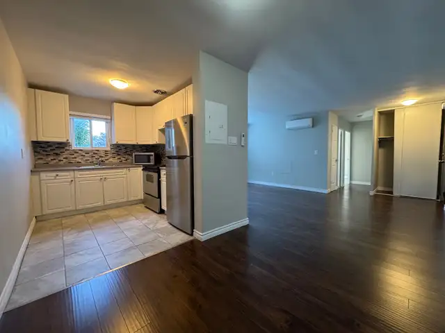Updated 1 Bedroom & 1 Bathroom Apartment! in Long Term Rentals in Sarnia - Image 3