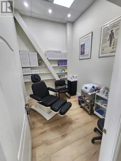 Prime Opportunity to Lease a Shared Medical/Professional Office in Markham's busy New Delhi Shopping...