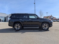 The pre-owned 2017 Toyota 4Runner Limited V6 in Midnight Black Metallic with a Graphite interior del... (image 7)