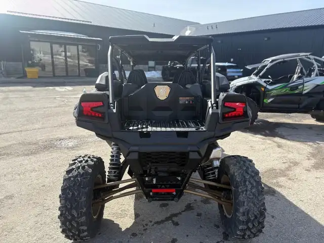 2024 Kawasaki Teryx KRX® 4 1000 eS SE - Metallic Flat Raw Grayst in ATVs in Markham / York Region - Image 12