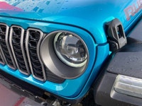 This Jeep Wrangler is equipped with: Cloth Low-Back Bucket Seats, Remote Start, Front Heated Seats,... (image 8)