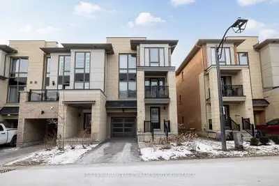 3 Bedroom Townhouse for Rent in Whitby!