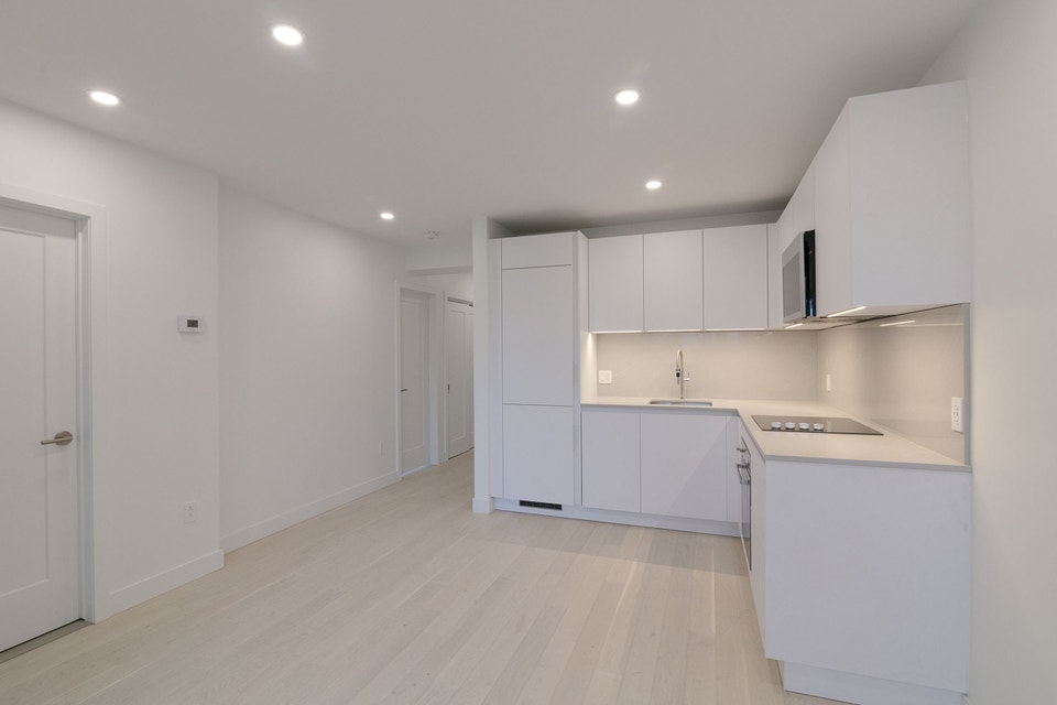 renovated 2-bed apartment, Cote-Saint-Luc, Nov 1 - ID 4764 5
