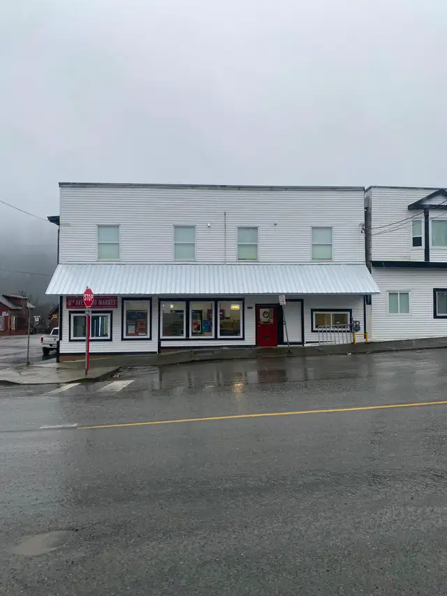 2 bedroom 1 bathroom Fully furnished in Prince Rupert in Long Term Rentals in Prince Rupert - Image 2