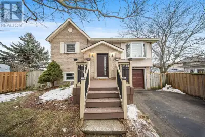 Well-maintained raised bungalow on a quiet court, backing onto a school. Bright East/West exposure a...