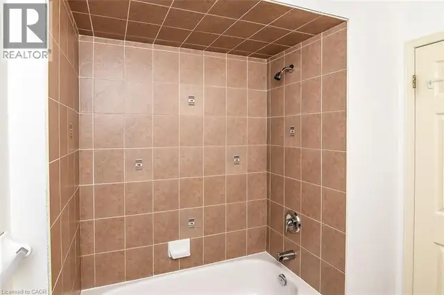 37 CORNERSTONE Drive 10th Line Shore, Ontario in Long Term Rentals in Hamilton - Image 29