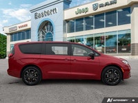 This Chrysler Pacifica has a trusty Regular Unleaded V-6 3.6 L/220 engine powering this Automatic tr... (image 5)