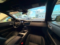 The 2019 Land Rover Range Rover Velar P300 R-Dynamic SE is a striking luxury SUV that blends avant-g... (image 8)