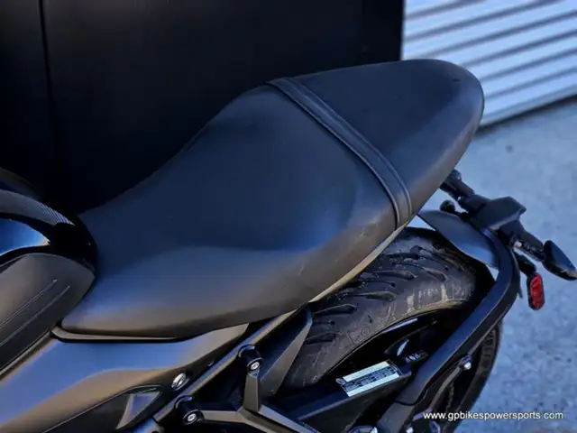 2024 Triumph Trident 660 Sapphire Black in Street, Cruisers & Choppers in Oshawa / Durham Region - Image 15