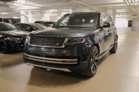 This Land Rover Range Rover has a dependable Twin Turbo Premium Unleaded V-8 4.4 L/268 engine poweri... (image 3)