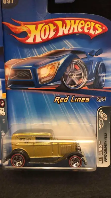 Hot Wheels Red Lines from 2002 to 2005 in Arts & Collectibles in Lethbridge - Image 7