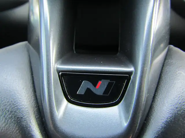 2022 Hyundai Veloster N N POWER 2.0L Turbo / Tech / Carplay / Na in Cars & Trucks in Calgary - Image 27
