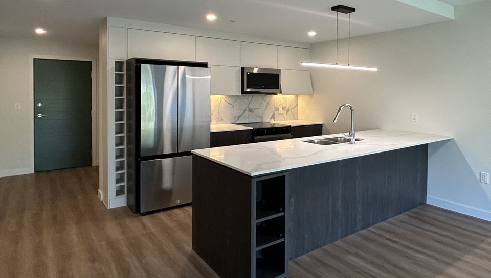 2 Bdrms/Den/2 bthrms; Heat Included; Shiraz 50+ Community 5