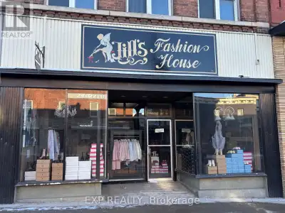 Prime Downtown Renfrew Commercial Space Available for Lease! This 1500 sq. ft. office/retail space i...