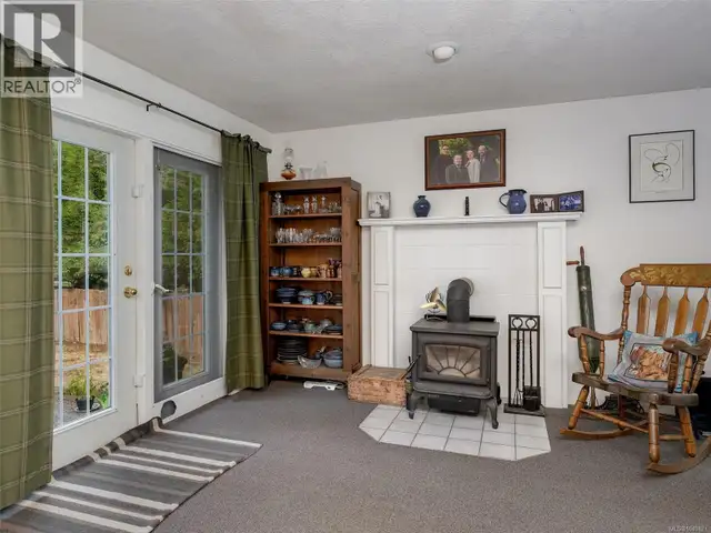 2369 Robertson St Shawnigan Lake, British Columbia in Houses for Sale in Victoria - Image 5