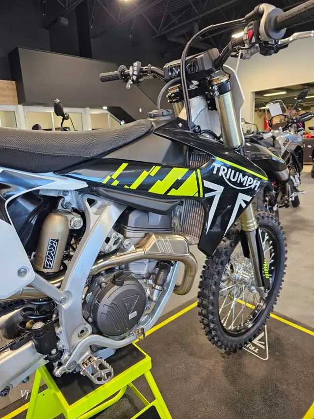2024 Triumph TF250-X MOTOCROSS DEALER DEMO/ 9.5 HOURS in Dirt Bikes & Motocross in Grande Prairie - Image 5