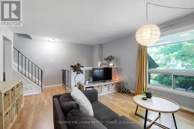 8 - 405 MONTFORT STREET Ottawa, Ontario62863761211266124