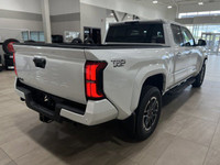 ADAPTIVE CRUISE CONTROL, LED HEADLIGHTS, HEATED MIRRORS, BACK-UP CAMERA, LANE KEEPING ASSIST Prepare... (image 7)