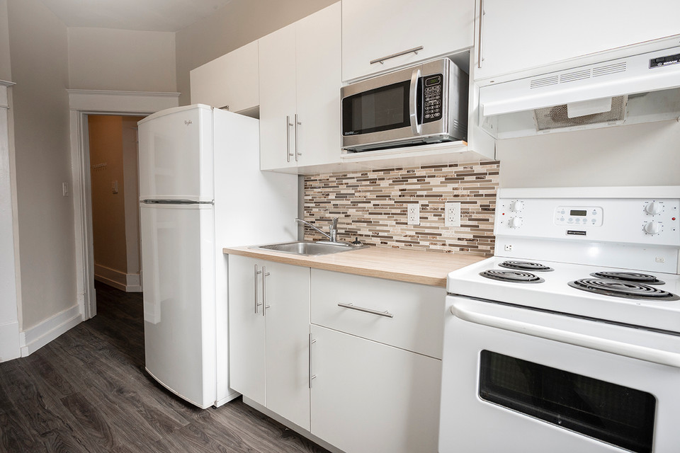 745 Wolseley Avenue - 2-Bedroom Suite Apartment for Rent in Long Term Rentals in Winnipeg