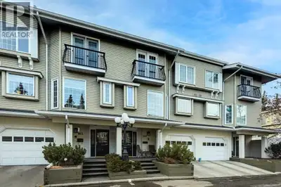 * SEE VIDEO * This stylish 2 bedroom, 2.5 bath plus bonus room townhome is perfectly suited for the...