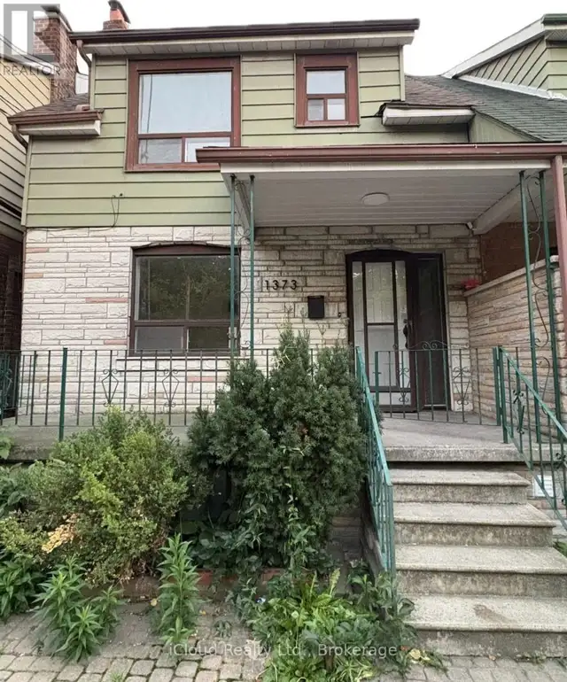 UPPER - 1373 DAVENPORT ROAD Toronto (Dovercourt-Wallace Emerson- in Long Term Rentals in City of Toronto - Image 2