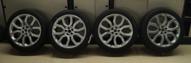 USED RANGE ROVER EVOQUE WINTER TIRE PACKAGE - BIRKSHIRE AUTO in Tires & Rims in City of Toronto