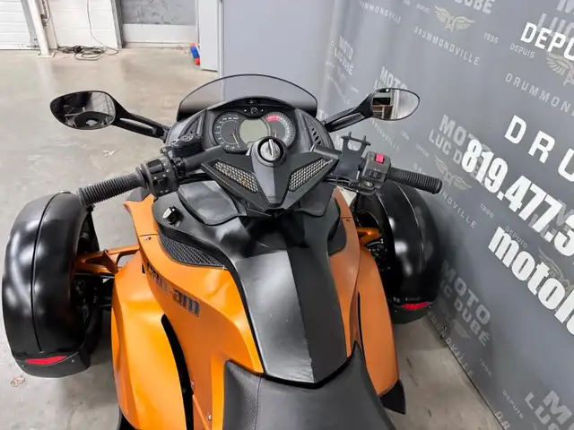 2011 Can-Am Spyder RS-S SM5 in Sport Touring in Drummondville - Image 12
