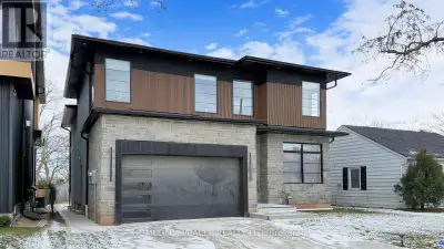 Welcome to this newly custom-built stunning home in Kerr Village located in Oakville, ON. This magni...