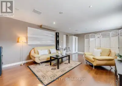 97 ALLINGHAM GARDENS Toronto (Clanton Park), Ontario
