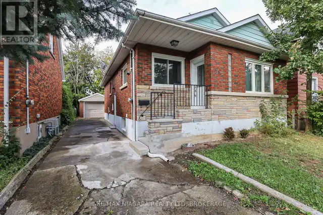 261 VINE STREET St. Catharines (Fairview), Ontario62864372602499120