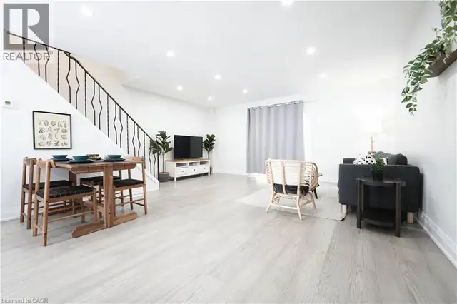 136 JANSEN Avenue Kitchener, Ontario in Long Term Rentals in Kitchener / Waterloo - Image 10