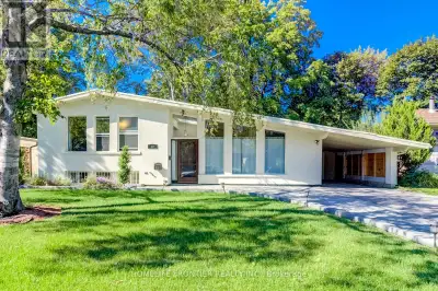12 TRUXFORD ROAD Toronto (Parkwoods-Donalda), Ontario
