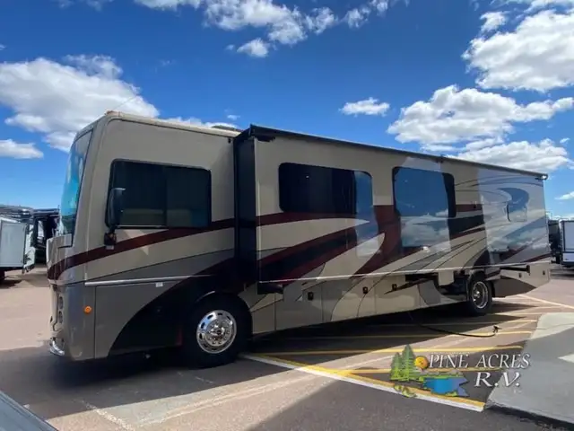 2018 Fleetwood RV Discovery 38K only 14,584 Miles in RVs & Motorhomes in Moncton - Image 7