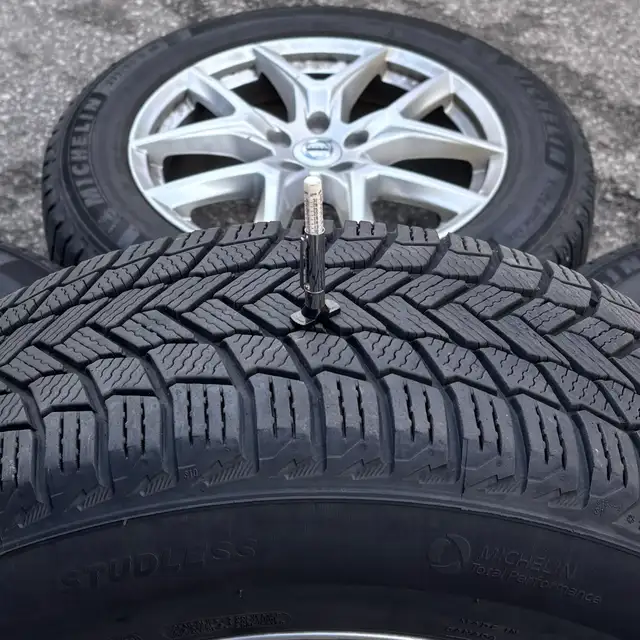Volvo XC60 18 Inch *OEM* Wheels & Winter Tires in Tires & Rims in City of Toronto - Image 7
