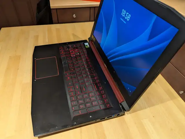 Ordinateur ACER Nitro AN515-51 in Desktop Computers in Shawinigan - Image 4