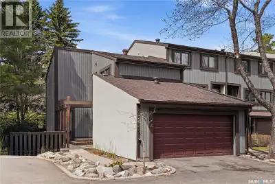Welcome to one of Lawson Heights’ most sought-after condominium communities, just steps from the sce...