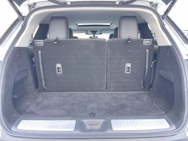 2023 Infiniti QX60 LUXE AWD (Nav|Pano Roof|Heated Wheel) One Own in Cars & Trucks in Calgary - Image 33