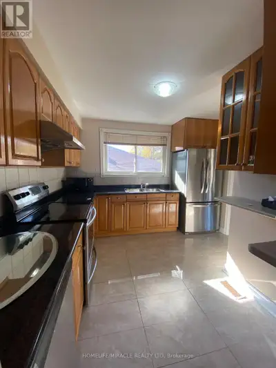 MAIN FLOOR - 35 STONETON DRIVE E Toronto (Woburn), Ontario