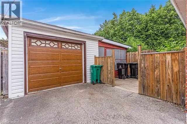 805 ROCKWAY Drive Kitchener, Ontario in Houses for Sale in Kitchener / Waterloo - Image 17