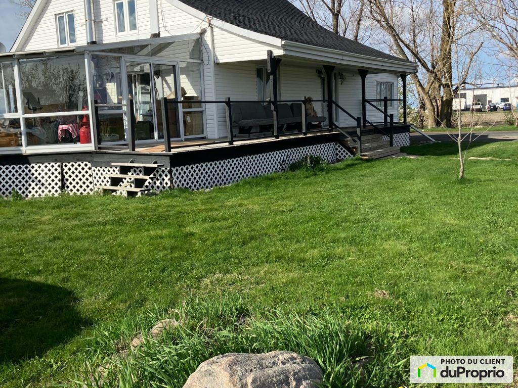 $899,000 - 1 1/2 Storey for sale in Varennes — photo 1