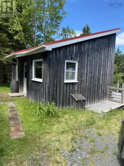 Small, off-grid cabin with loft on 1.1 acres of land overlooking beautiful Lochaber Lake. This 320 s...