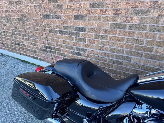 2017 Harley-Davidson Street Glide Special **SCREAMIN' EAGLE PIPE in Sport Touring in Markham / York Region - Image 15