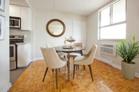 SPACIOUS 1 BEDROOM DEN APARTMENT FOR RENT IN NEWMARKET! SELECT APARTMENTS REVITALIZED WITH MODERN FI... (image 8)