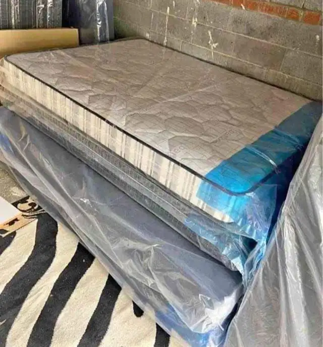 King Mattress | Twin Mattress : Full Mattress / Queen Mattress in Beds & Mattresses in Oshawa / Durham Region - Image 3