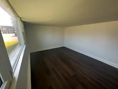 Lower unit 2 bedroom 1 bathroom for rent today!