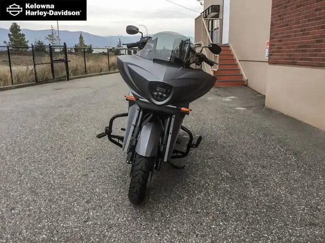 2016 Victory Motorcycles Magnum X-1 Stealth Edition in Sport Touring in Kelowna - Image 3