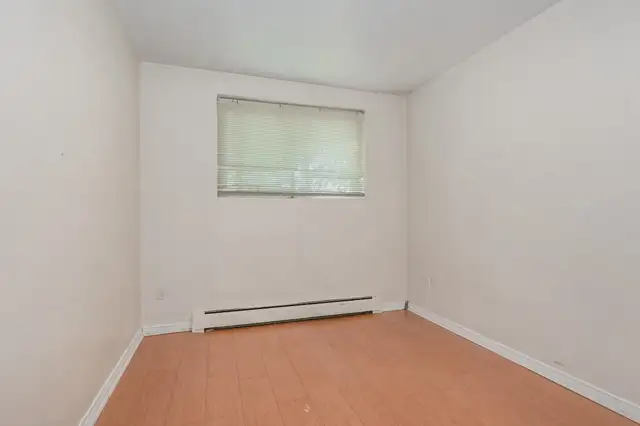 Furnished Student Rooms Available Steps From Laurier! in Room Rentals & Roommates in Kitchener / Waterloo - Image 9