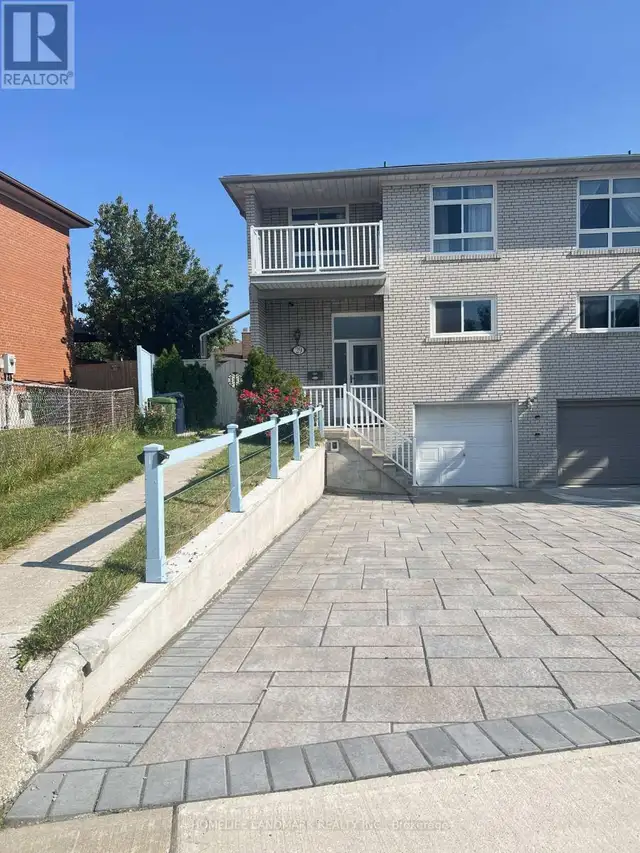 29 TILLPLAIN ROAD Toronto (Bathurst Manor), Ontario