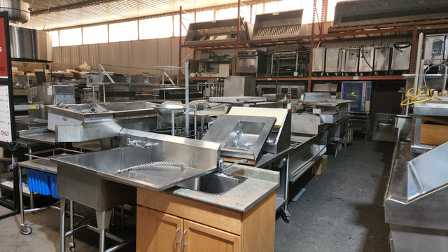 HUSSCO EDMONTON  USED Commercial Restaurant  Kitchen Equipment in Industrial Kitchen Supplies in Edmonton - Image 4